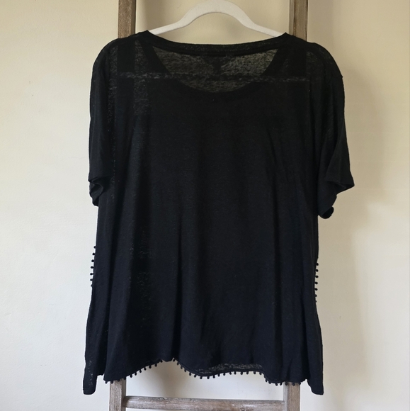 ⭐️40% Off⭐️ Time and Tru Black Mini Pom Pom Linen Blend Tee - Picture 1 of 10